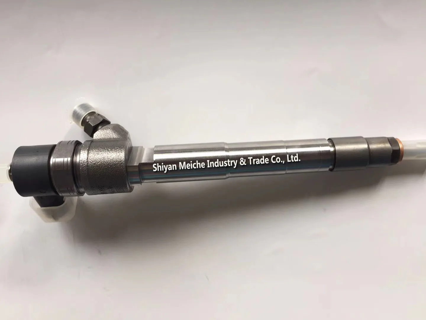 Injector 5258744 is suitable for use in engine fuel injection systems