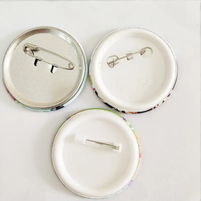 I Heart Leon Kennedy Pin Buttons Brooches Jewelry Accessory