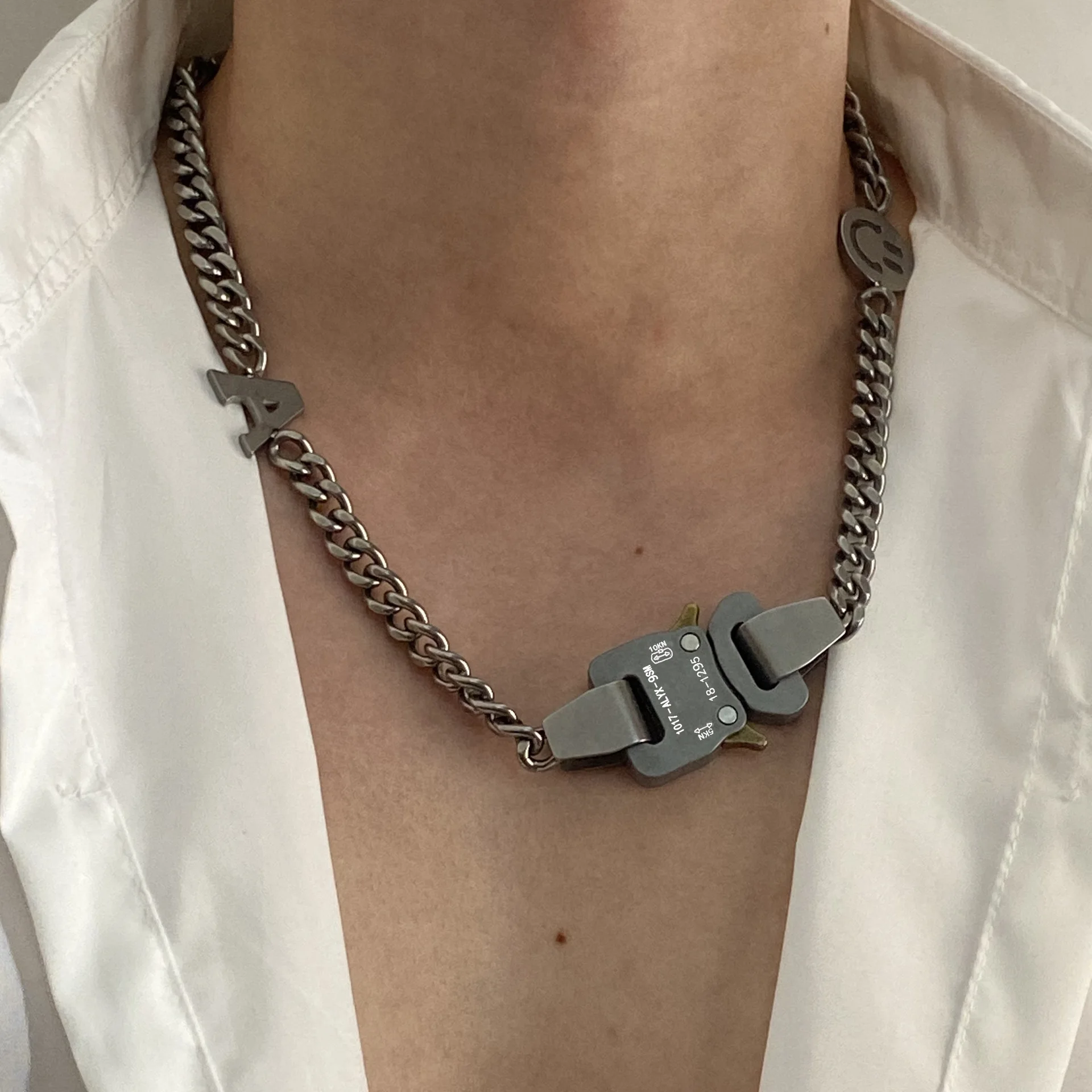 Hip-hop Thick Chain Metal Lock Necklace Men and Women Titanium Steel Puck Lock Lightning Hero Locomotive Buckle Clavicle Chain