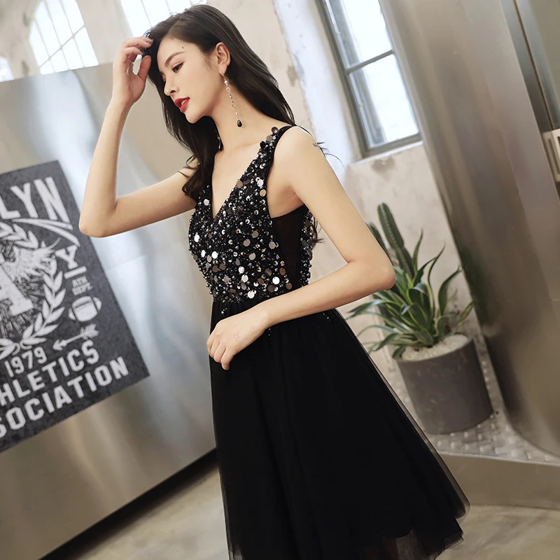 Ladybeauty 2019 Crystal Beaded Koktail Pendek Gaun Hitam Homecoming Gaun Leher V Seksi Mengkilap Mini Prom Gaun Abiye Vestidos