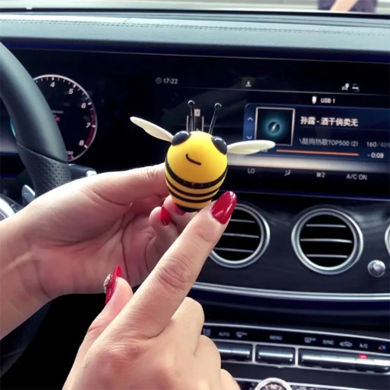 New Cute Bee Car Air Freshener Auto Perfume Diffuser Air Vent Clip Parfum Flavoring Fragrances Deodorant Car Interior Accessorie