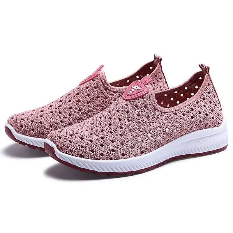 Knitted Women's Shoes Summer Old Beijing Cloth Art Breathable Hollow Knitted New Leisure Sports Shoes Middle Aged Women's Shoes