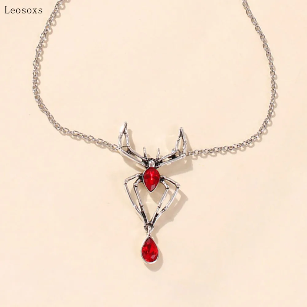 Leosoxs European and American Creative New Spider Pendant Necklace with Glass Diamonds