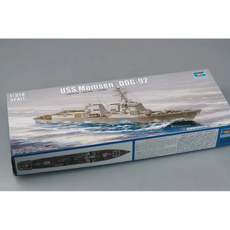 

Trumpeter 04527 1/350 USS Momsen DDG-92 - Scale Model Kit