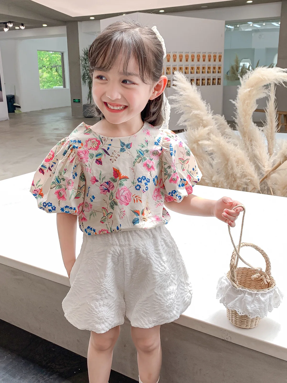 

New Spring Summer Kids Clothes For Girls Floral Print Top And White Shorts Two-pieces Sets Kids Garment Suit Baby Attire Outfits