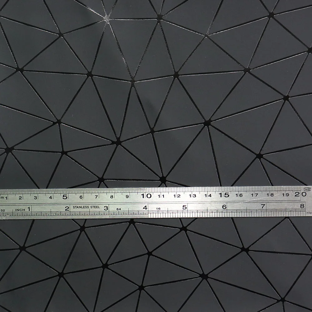 Mini Rolka 30x134cm Czarna Geometryczna Siatka Teksturowana Sztuczna Skóra Ekologiczna Do Torebek Kokardek Rękodzieła DIY Szycia BH445 — zdjęcie 3