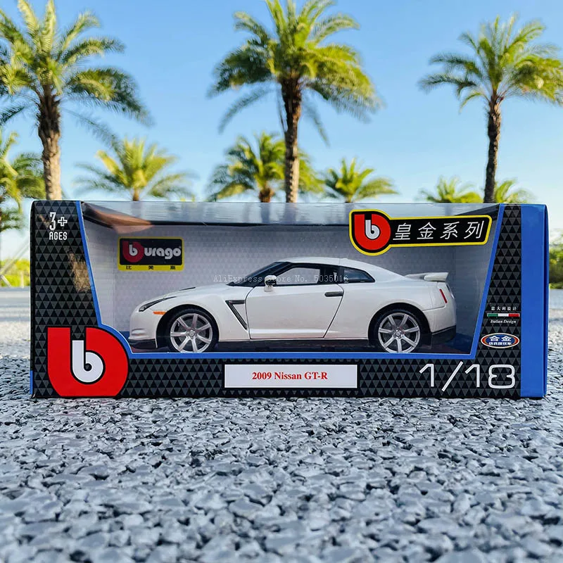 Bburago 1/18 2009 Nissan GT-R GTR R35 Alloy Retro Car Model Classic Car Model Car Decoration Collection gift God of War