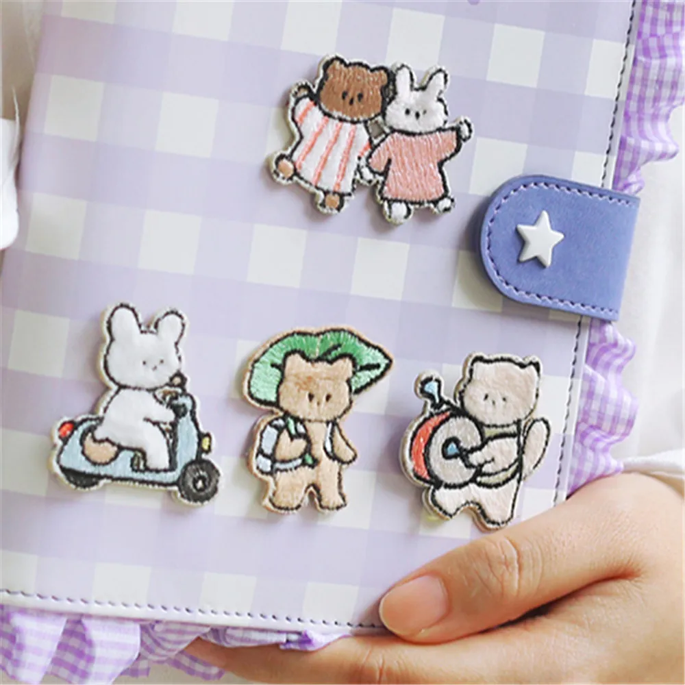 

MAXSIN FUN 1Pc High Quality Embroidered Cute Bear Sticker Cartoon Animal Patch Iron On Clothes Garment Accessories DIY