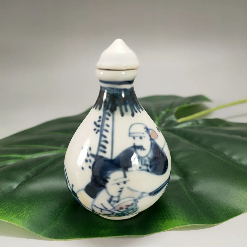 Elaborate Interesting Collection Home Decoration Ancient Chinese Blue and White Porcelain Ancient Characters Snuff Bottle
