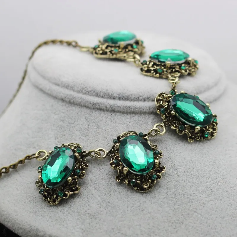 Retro Golden Plated Chain Statement Necklace Emerald Green Pendant Crystal Jewelri Star Long Collier Choker Collar Necklace New