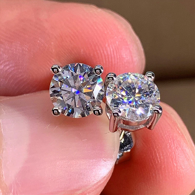 Huitan Classic 4 Claws Cubic Zirconia Women Earrings Crystal CZ Stone Minimalist Ear Stud Luxury Wedding Eternity Jewelry 2021