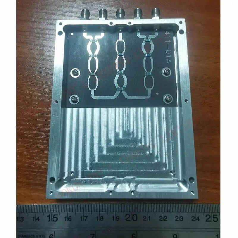 Rozdzielacz mocy Combiner szerokopasmowy 2000MHz do 6000MHz 4 Way-0 ° 2GHz-6GHz koncentryczny rozdzielacz mocy 2000-6000MHz