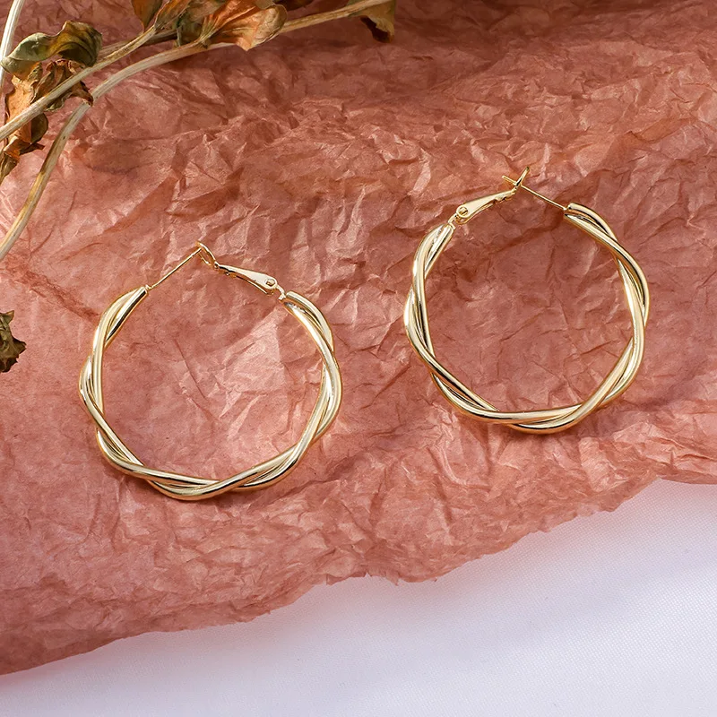 الأزياء هوب أقراط للنساء سبائك الأذن آخر أقراط الذهب دائرة القرط المجوهرات هدية