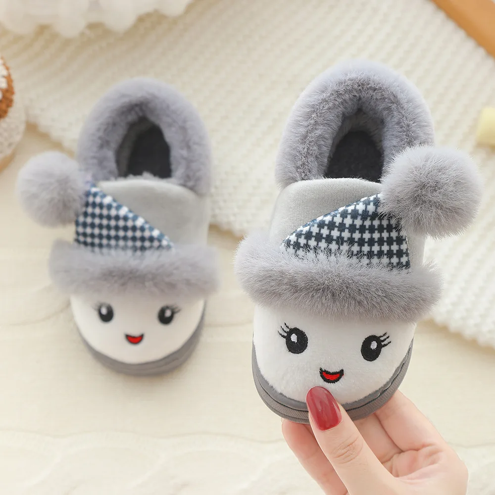 Children\'s Plush Cotton Shoes Autumn / Winter Cute Cartoon Middle/small Children\'s Cotton Tow Boys /girls Indoor Warm Home Shoes