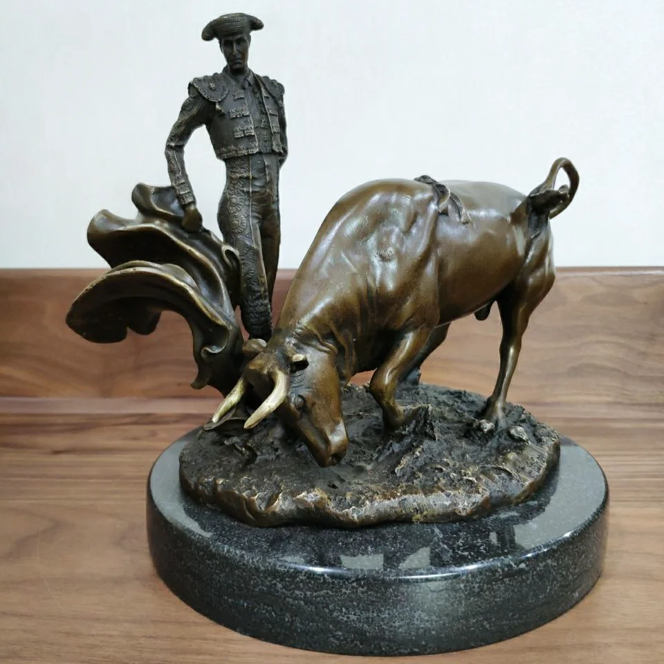 Bronze Animal Bull Sculpture Trainer Statue Spanish Bullfighting Art Living Room Ornament Gifts Desk Decoration