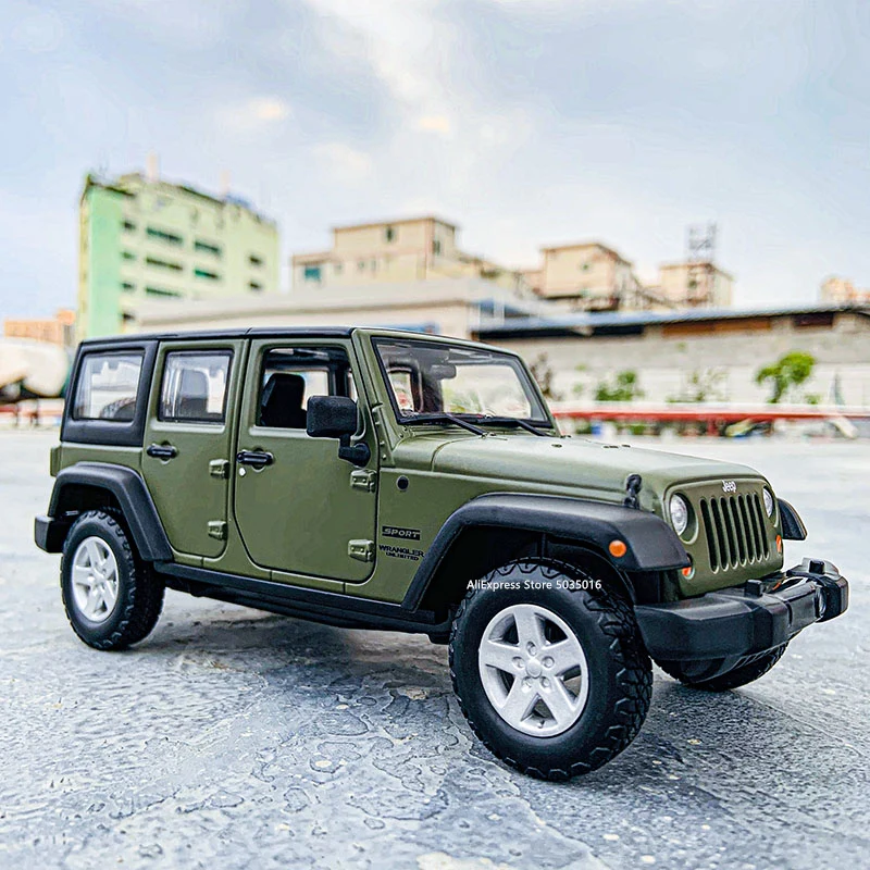 Maisto 1:24 2015 JEEP WRANGLER UNLIMITED manufacturer authorized simulation alloy car model crafts decoration collection toy