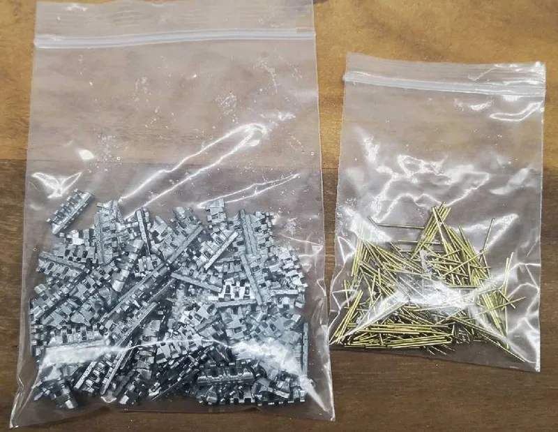 Collegamenti per binari in metallo in scala 1/35 con perno in metallo per kit modello Centurion AFV 1/35 SX35018 Necessita di montaggio