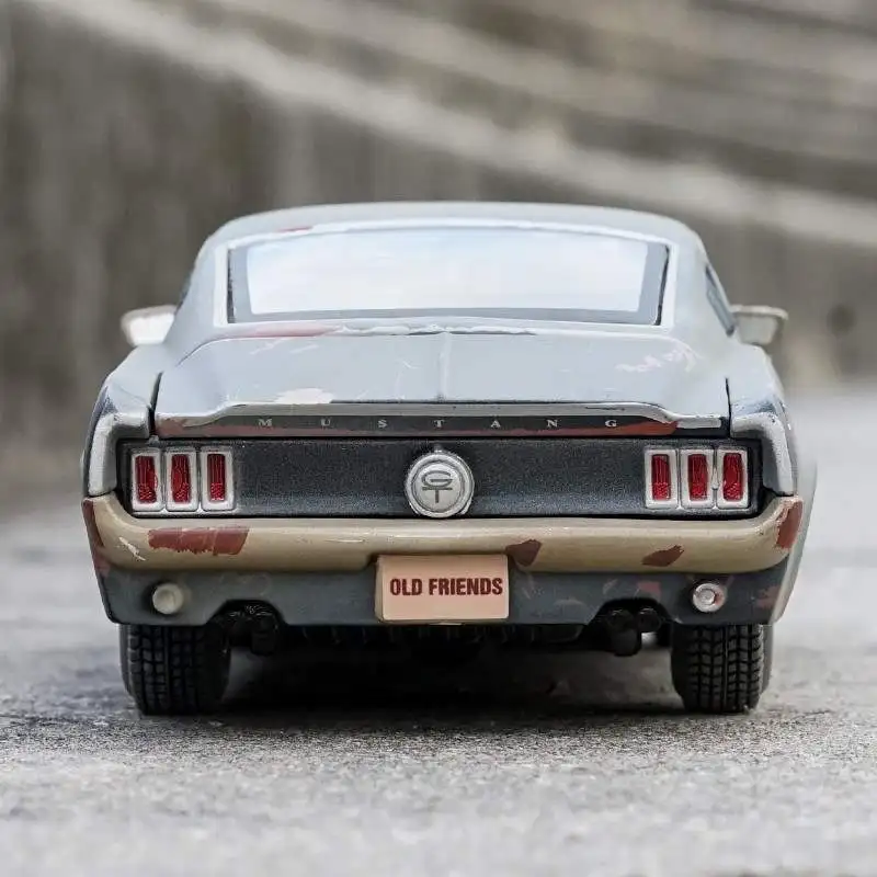 Maisto-coche antiguo Ford Mustang GT 1967, escala 1:24, coche de aleación, vehículo de juguete, coleccionable, regalo de cumpleaños para niños