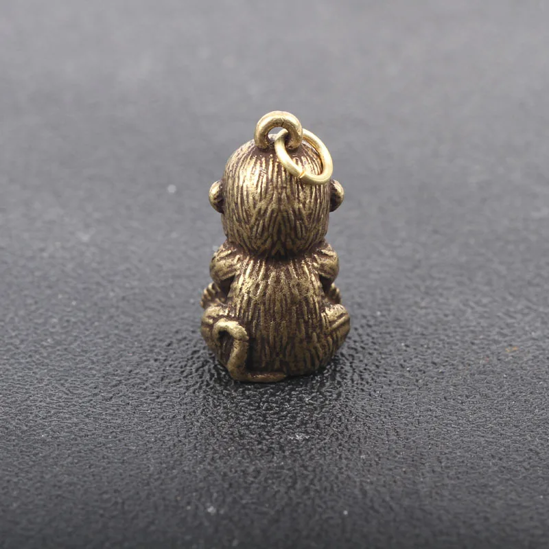 Antique Brass Monkey Holding Ingot Decoration Accessories Copper Chinese Zodiac Monkey Pendants for Keychains Craft Car Keyrings