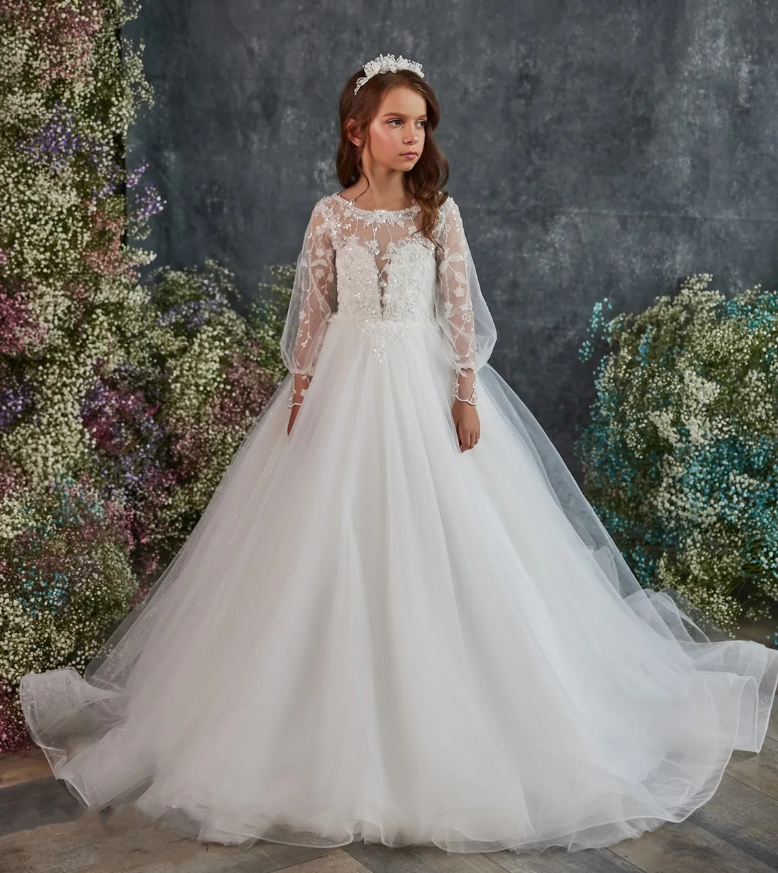 

Luxury White Flower Girls Dresses For Wedding Beaded Lace Sheer Neck Children Princess First Communion Dress Full Sleeves