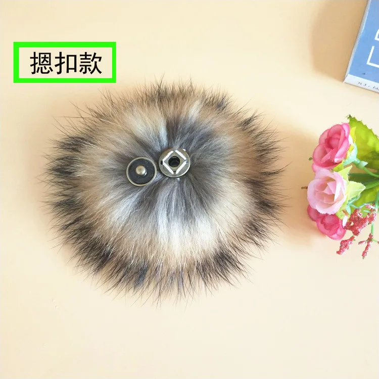 Nature 14cm real raccoon fur pom poms for knittted beanies caps  Pompoms for Skullies hats gorros