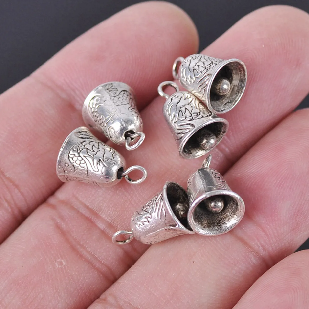 20pcs Tibetan Silver Alloy 14x9.5mm No Ringing Bells Metal Pendants Beads