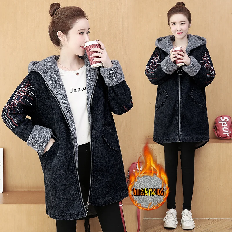 

Women Winter Denim Coat 2022 New lambswool Lined Cowboy Jacket Female Fashion Embroidery Hooded Overcoat 5XL C1448