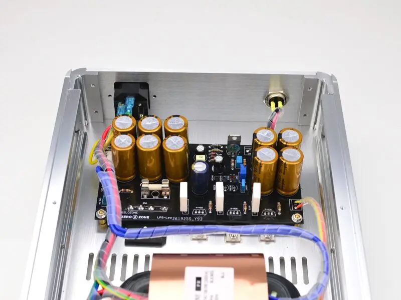 Hiend Leo Linear แหล่งจ่ายไฟ Overvoltage 5V (3A) / 12V (3A) /15V (3A) / 19V (3A)