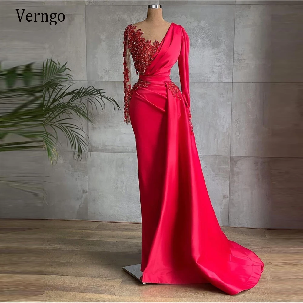 Verngo Glamorous Red Satin Abendkleider Mit Langen Ärmeln Sheer Neck Perlen Dubai Frauen 2021 Prom Kleider Promi Formales Kleid