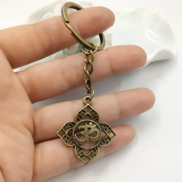 XKXLHJ 1Pcs Filigree Cute keychain OHM OM AUM Buddha Lotus Keychain Pendant , Buddhist, Yoga Keychain