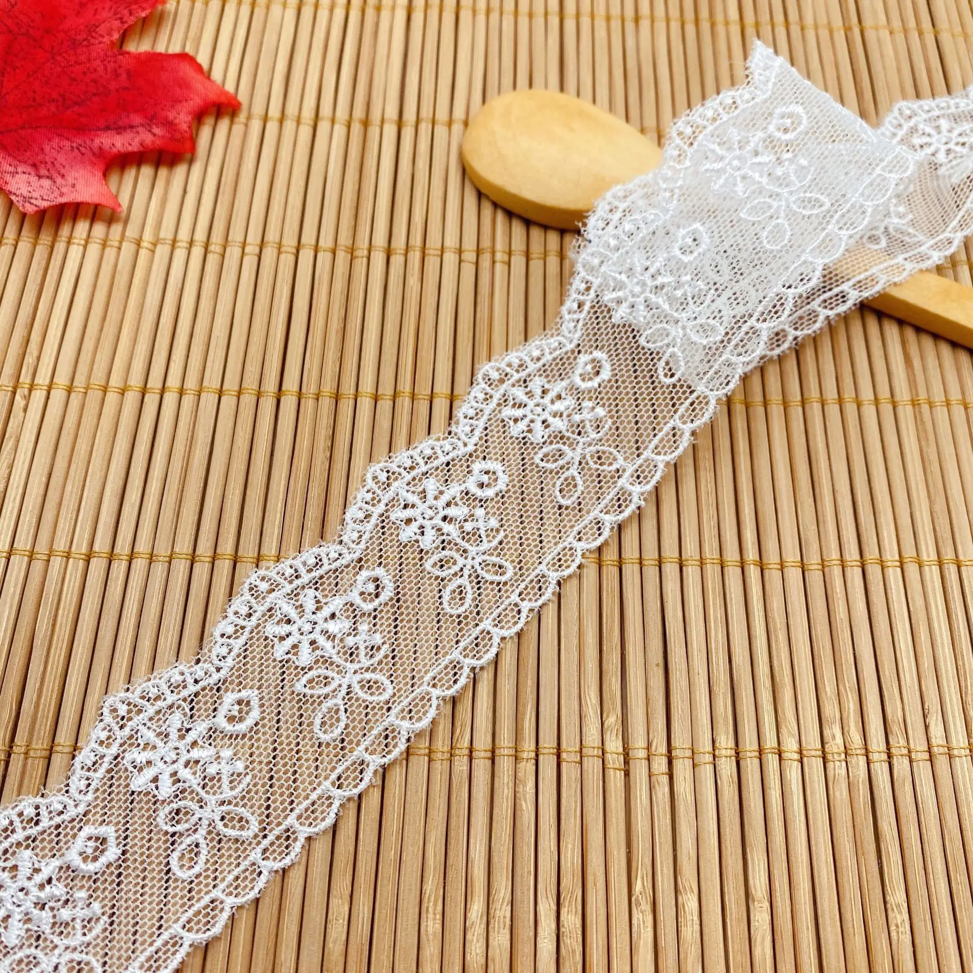 

5Yards Bilateral White Mesh 3.4cm Width Embroideried Flower Tulle Lace Fabric DIY Baby Clothing Accessories Garment Accessories