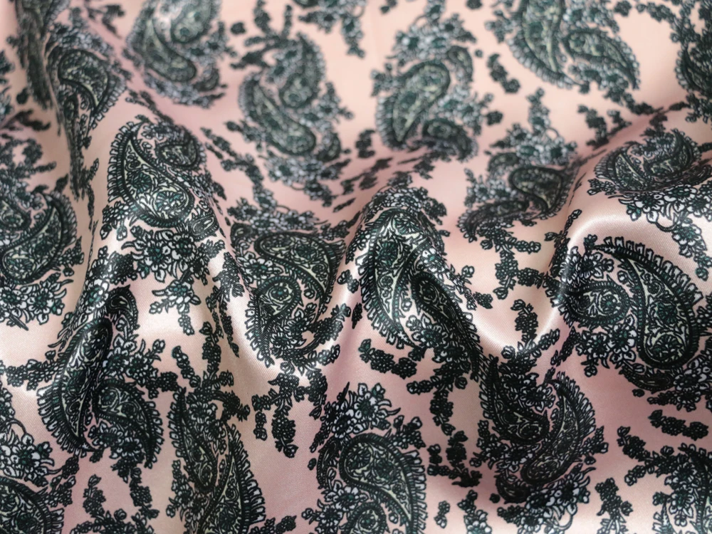 1 Meter x 1,48 Meter Retro-Paisley-Muster, weicher, seidiger Satinstoff, bedrucktes Charmeuse-Material für Futterschal – Detail 8