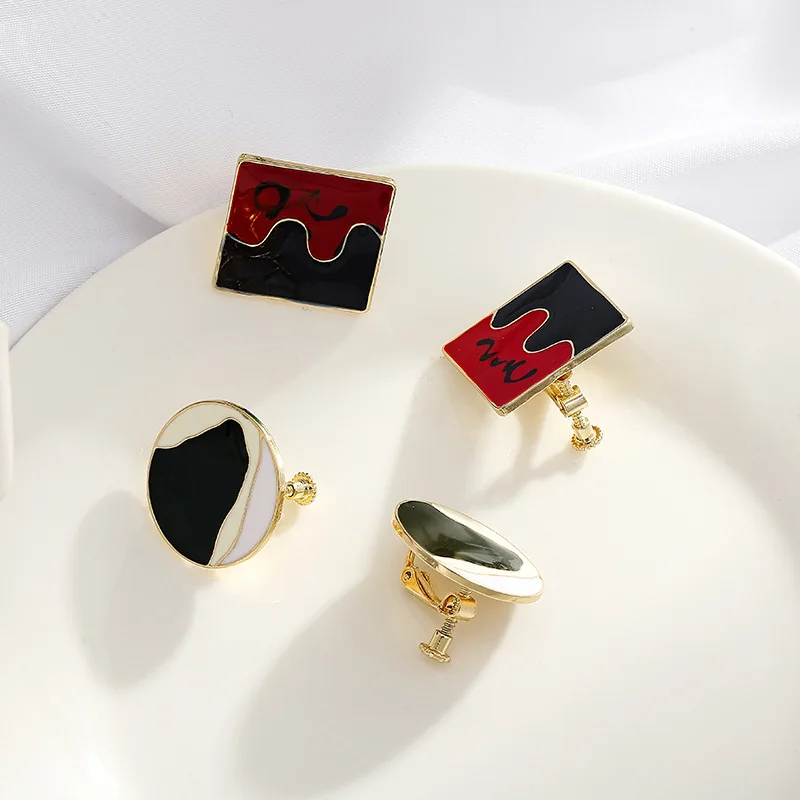 Korean Simple Geometric Art Round Clip Earrings No Piercing Fashion Enamle Irregular Square Clip on Earrings for Women Ear Clips