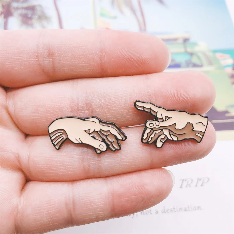 Cartoon Fun Gesture Holding Hands Fun Enamel Brooch Pin Custom Alloy Badge Clothes Bags Accessories Jewelry Gifts For Couples