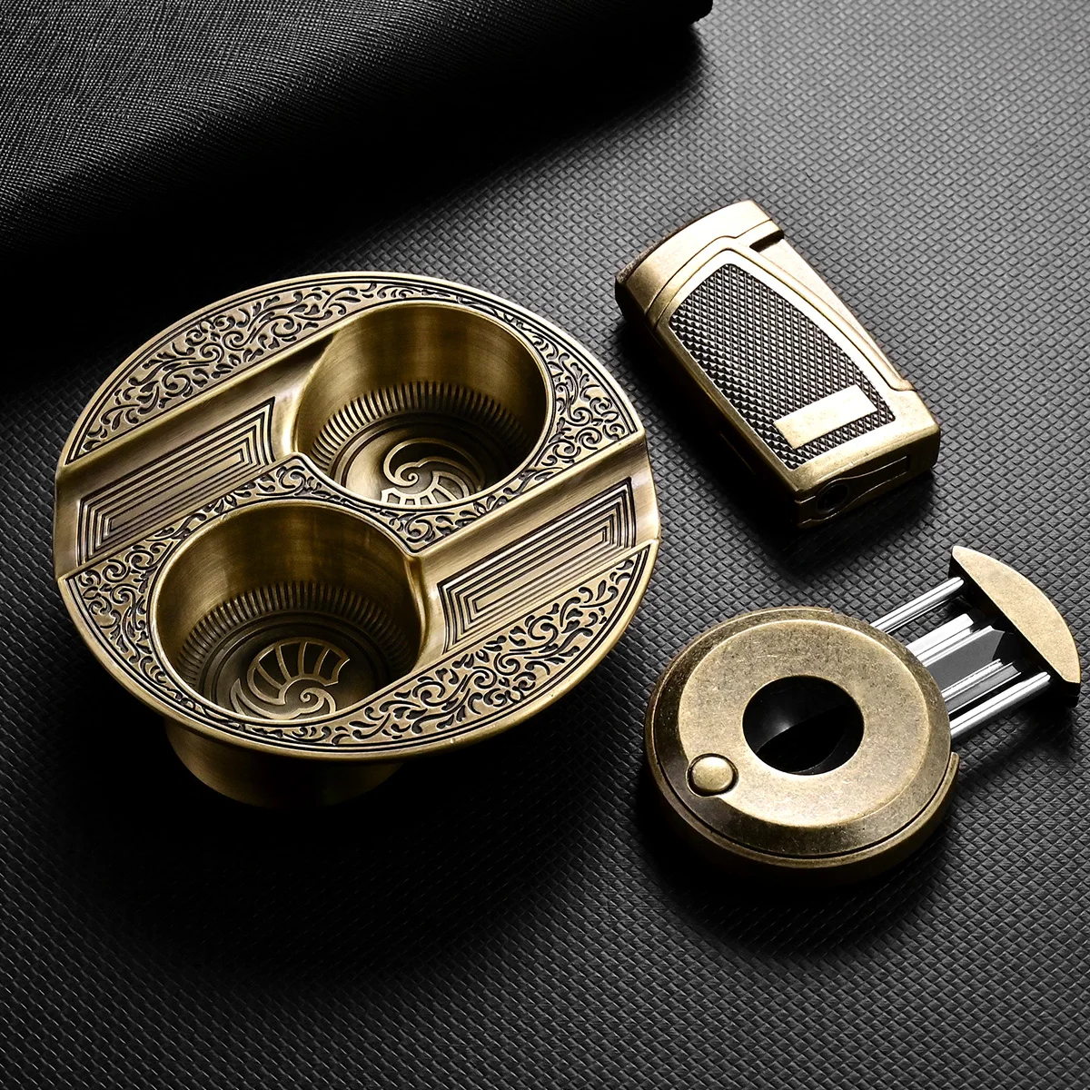 cigarette lighter and ashtray set Retro Luxury Cigar Smoking Accessories Set 3PCS Windproof Metal Lighter  Carved 2 Slot Cigar Ashtray 24mm Sharp Cigar Cutter