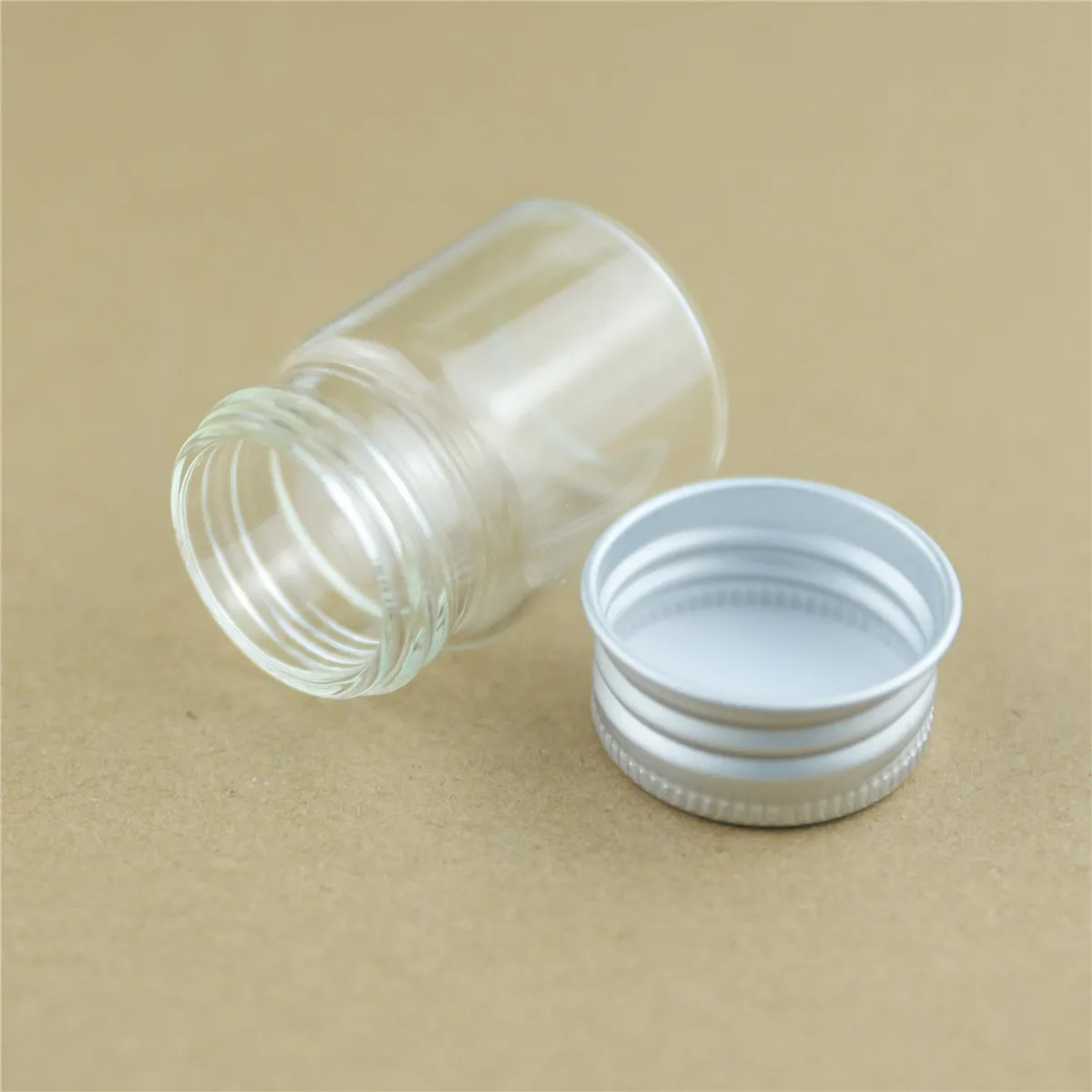 24 PCS/lot 30*40mm 15ml Cute Small Glass Bottles Aluminum Caps Glass Tiny Jars Vials Transparent Glass Containers Bottles