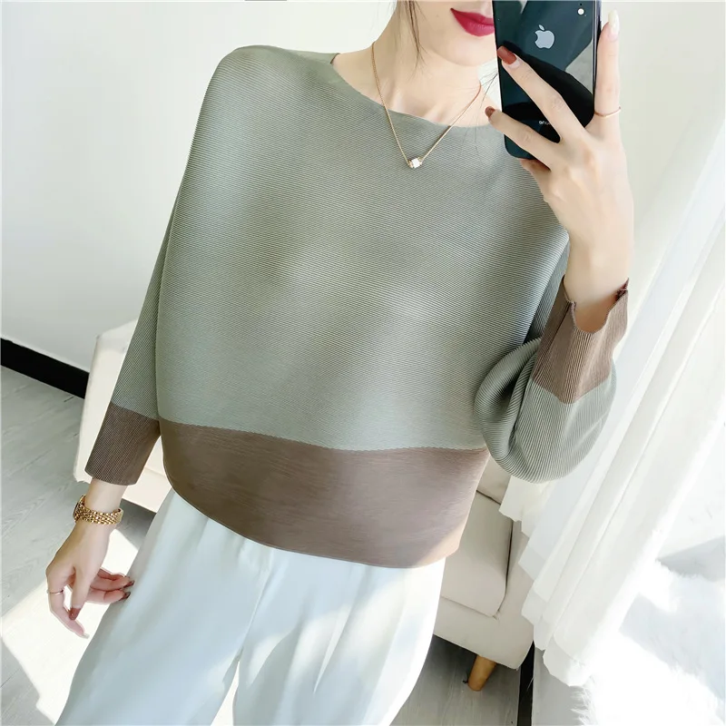 2022 women's spring new color block top Miyak fold Fashion large size pleated loose casual bat sleeve short T-shirt