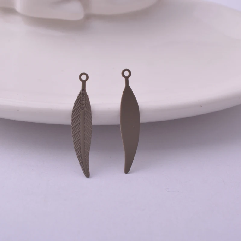 100 Stück AC8871 6*25mm Kleine Federanhänger aus Messing, bemalte Federn, Anhänger, DIY-Materialien Lieferant – Detail 7