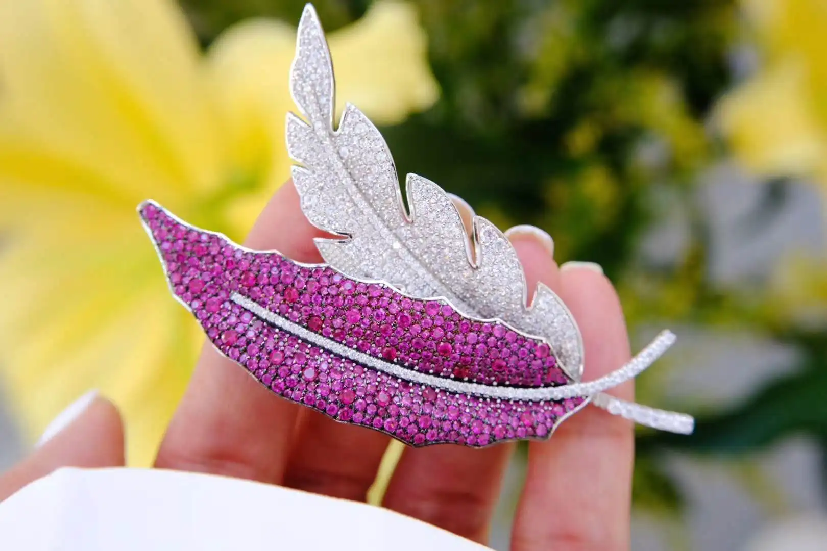 

1pc 64x32mm Women's High Quality silver plated Cz micro leaf brooch