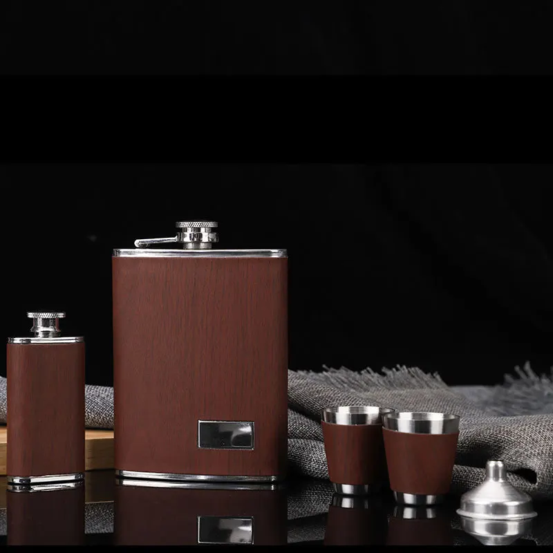 Creative 9 Oz Stainless Steel Hip Flask Set With 1 Funnel and 4 Cups Wooden Whiskey Wine Bottle Retro Alcohol Pocket Flagon