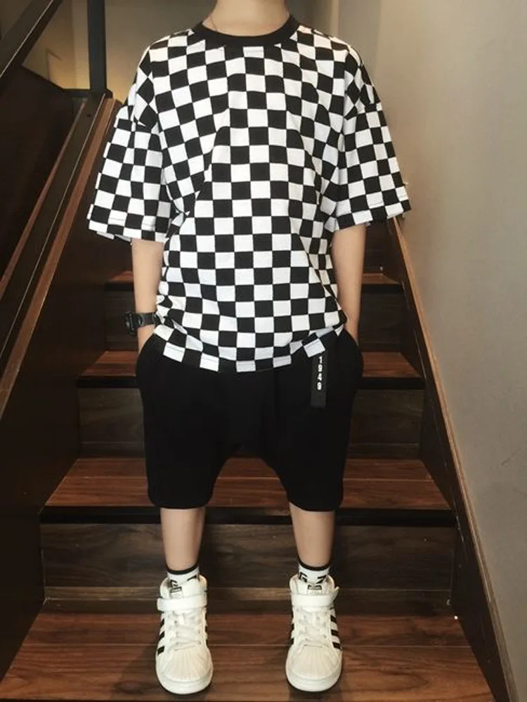 Children\'s summer short-sleeved boy T-shirt fashion black and white plaid stitching children\'s T-shirt casual soft boy clothes