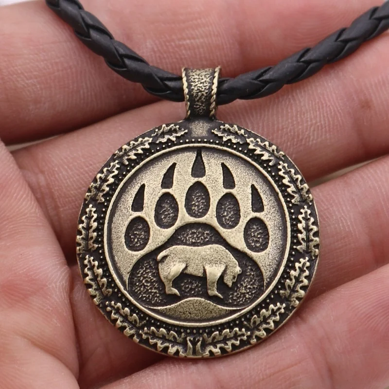 2020 New Retro Style Stainless Steel Bear Paw Round Necklace Men's Fashion Trend Roaring Bear Print Pendant Necklace