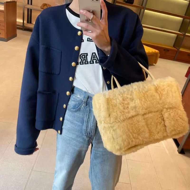 

Net Celebrity Same Lamb Wool Woven Handbag Furry Shoulder Bag Big 2021 Autumn And Winter New Female Bag