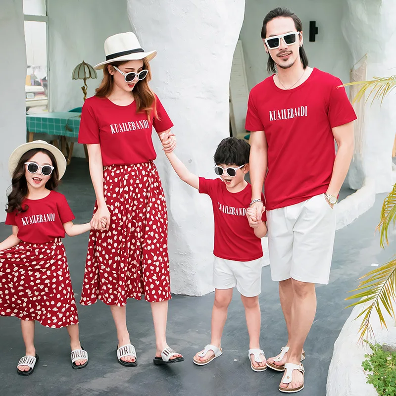 Summer Family Matching Clothes Mother Daughter Dresses Dad and Son Matching T-shirt &Shorts Matching Couple Outfits Family Look