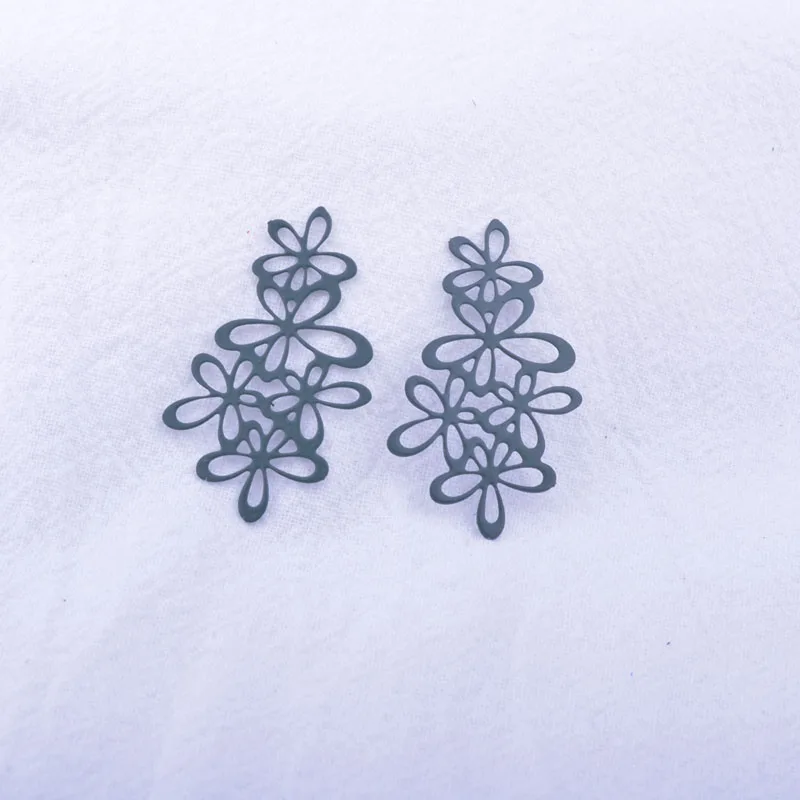 50 Stück AB2343 35mm*16mm Filigrane Anhänger Metall-Blumen Hohlanhänger Verbindungsstücke – Detail 2