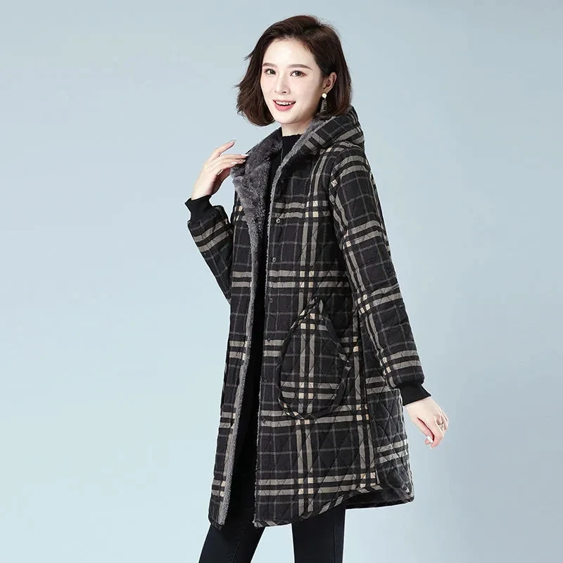 Vintage Women's Hooded Winter Thick Jacket Mother's Clothes Velvet Thicker Long Cotton-Padded Warm Jacket Hooded Coat