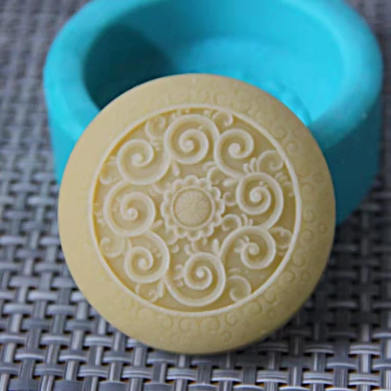 Classical Flower Round Soap Mold Cake Mold Candle Wax Aromatherapy Gypsum Silicone Mold