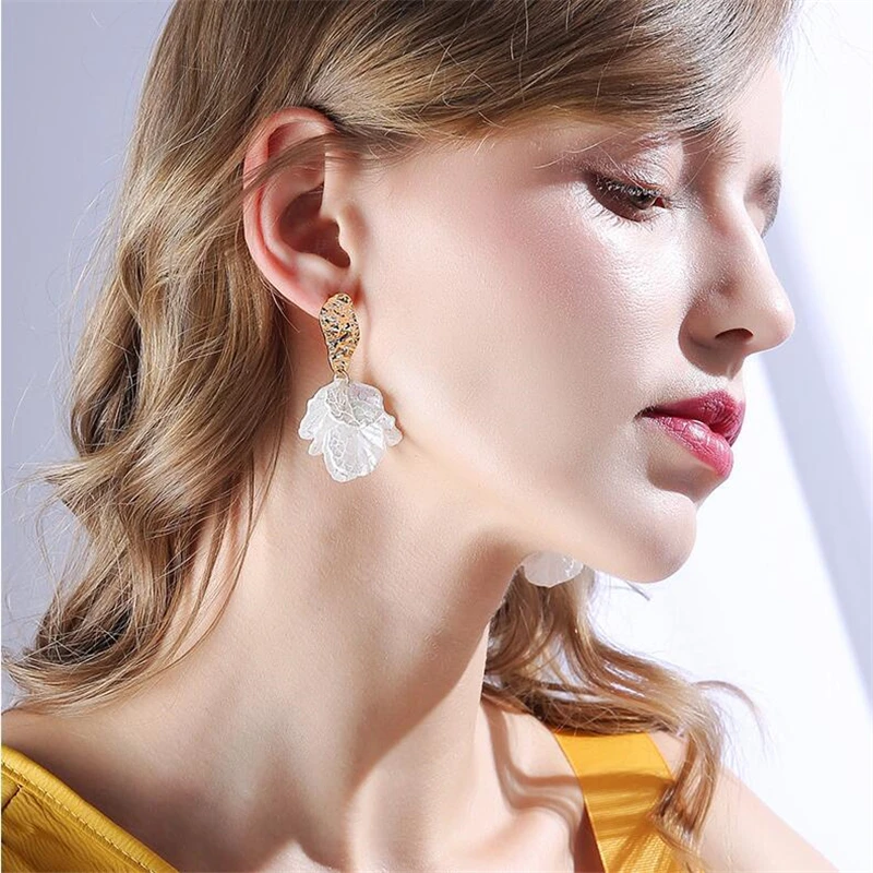 Korean White Shell Flower Petal Drop Earrings For Women 2023 New Statement pendientes Trendy Jewelry