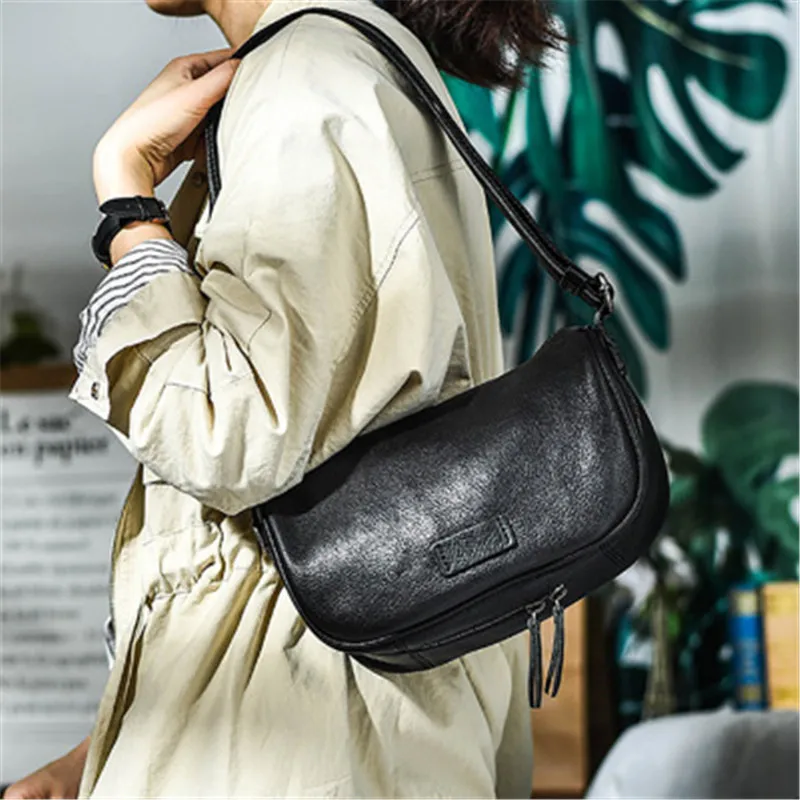 

The first layer of cowhide original ladies wide shoulder strap messenger bag wild genuine leather simple shoulder handbag trend