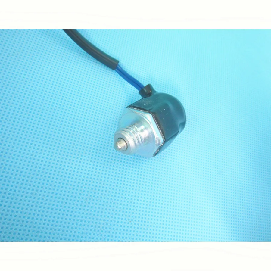 Car accessories reversing light backup lamp switch F5E1-17-640 for Mazda 323 protege BJ 1998-2005 Premacy  Mazda 3 2003-2012